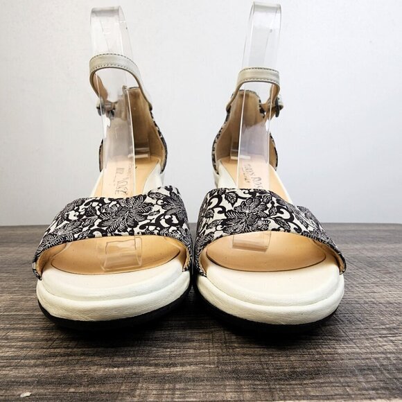 Taryn Rose Black White Floral Wedge Sandals Size 39 or 8.5 Made In Italy Spring - Picture 3 of 7